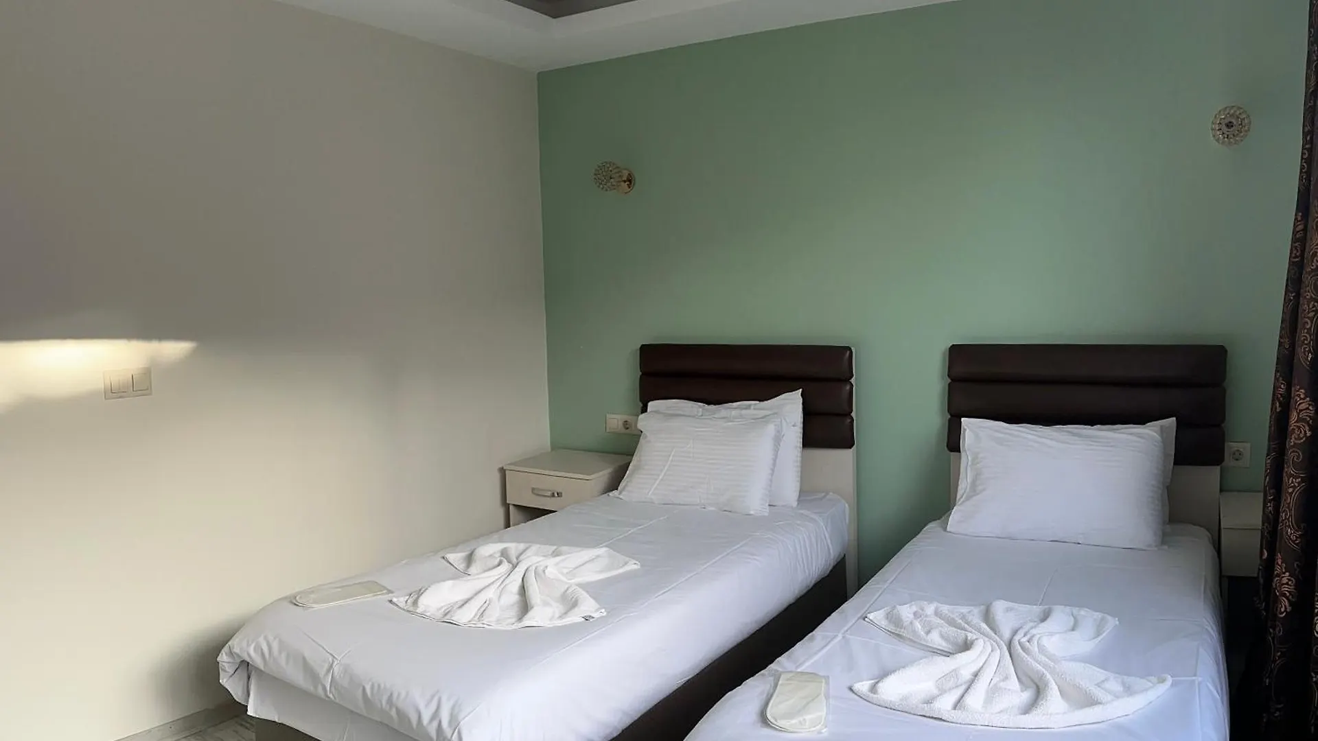 דירות איסטמבול Magnolia Hause With Terrace 200 Meters From Taksim 0*,  טורקיה